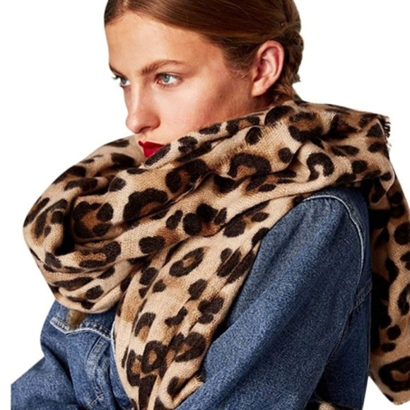 MODA ME COUTURE Accessories - Leopard Print Scarf 80x36"